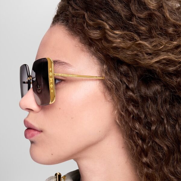 DM_20251224213718_001 LV Moon Metal Square Sunglasses