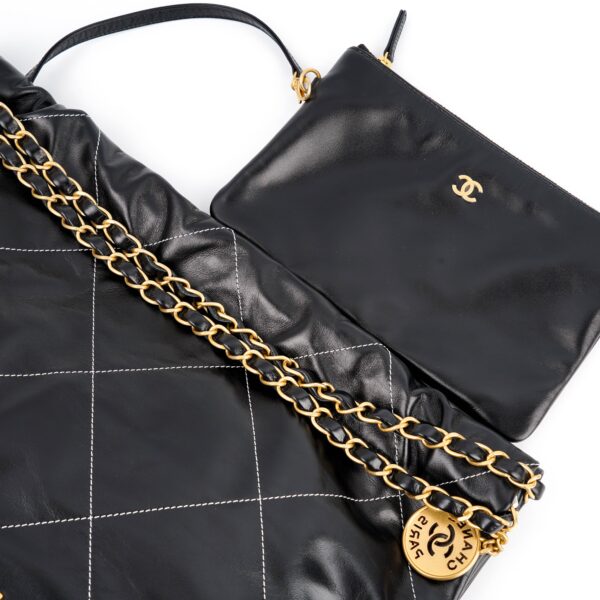 ④Chanel 22 Large Bag