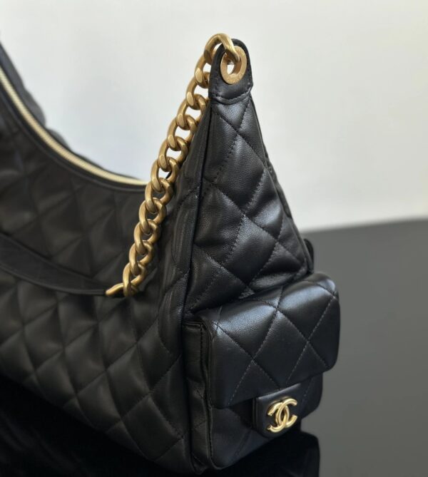 CHANEL 25c hobo