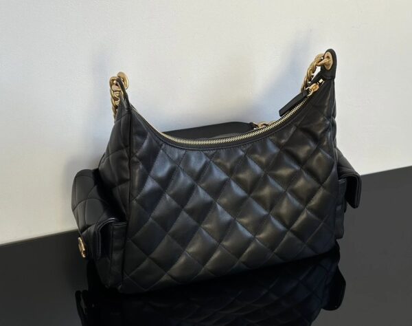 CHANEL 25c hobo